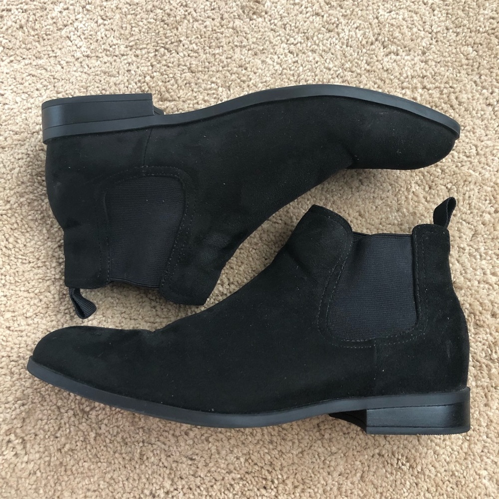 H&M - Black Suede Chelsea Boots (Sz 7.5)